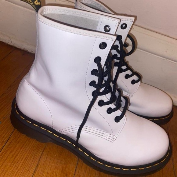 White Doc Martens- size 8 (Never Worn!) - Picture 3 of 4